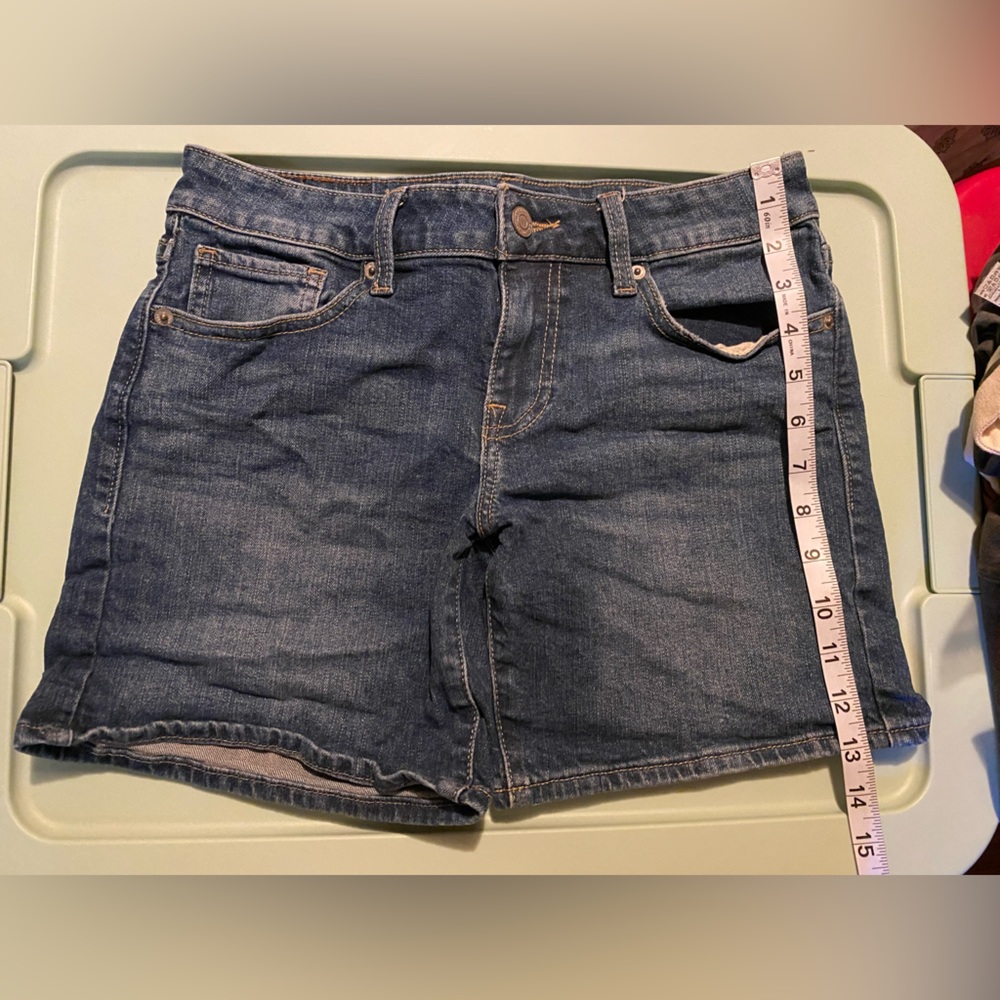 Lucky Brand The Roll Up shorts in size women’s 0/25.